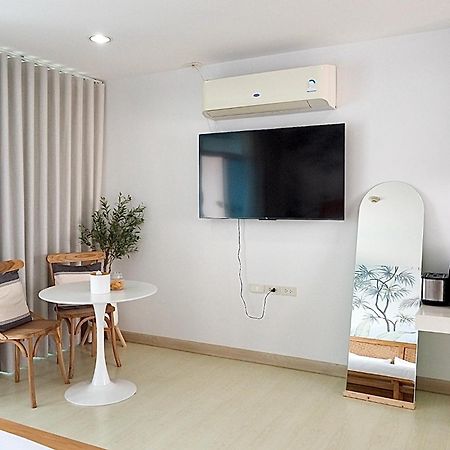 The Beach Bangsaen By Thanthita Next To Wonnapa Beach Free Disney Plus Exteriör bild
