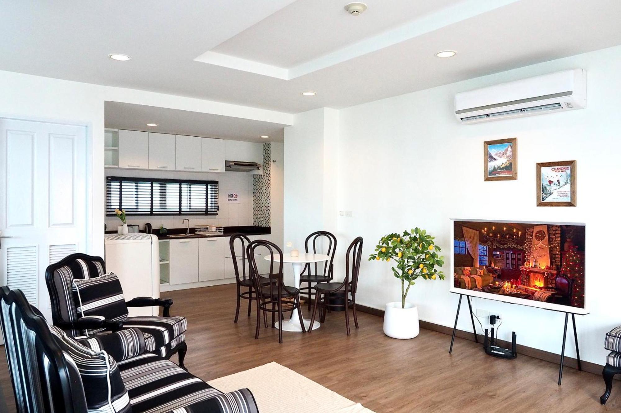 The Beach Bangsaen By Thanthita Next To Wonnapa Beach Free Disney Plus Exteriör bild