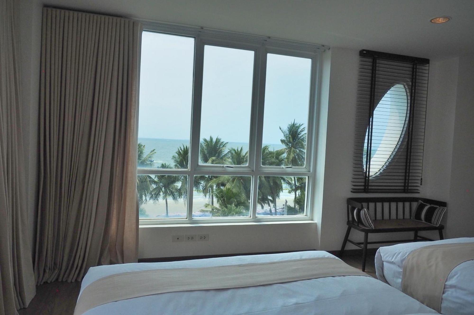 The Beach Bangsaen By Thanthita Next To Wonnapa Beach Free Disney Plus Exteriör bild