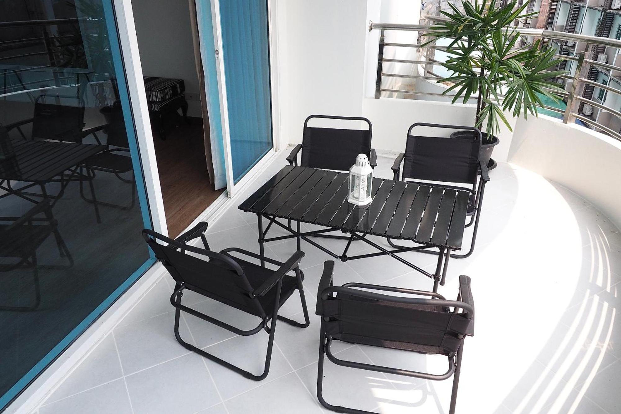 The Beach Bangsaen By Thanthita Next To Wonnapa Beach Free Disney Plus Exteriör bild