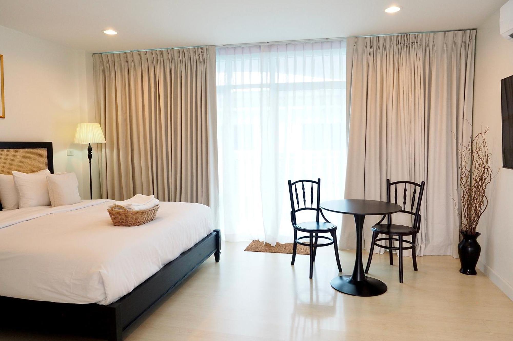 The Beach Bangsaen By Thanthita Next To Wonnapa Beach Free Disney Plus Exteriör bild