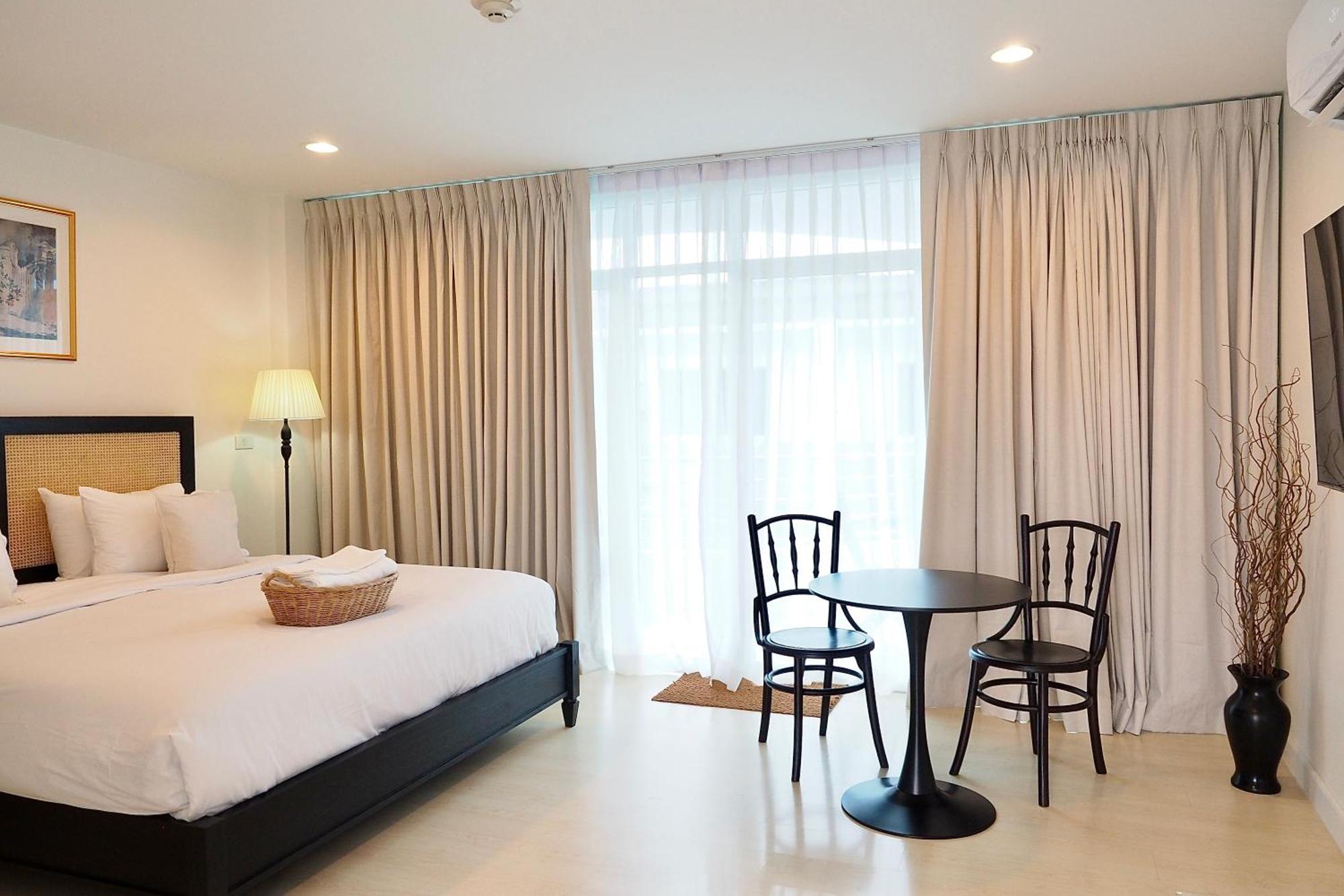 The Beach Bangsaen By Thanthita Next To Wonnapa Beach Free Disney Plus Exteriör bild