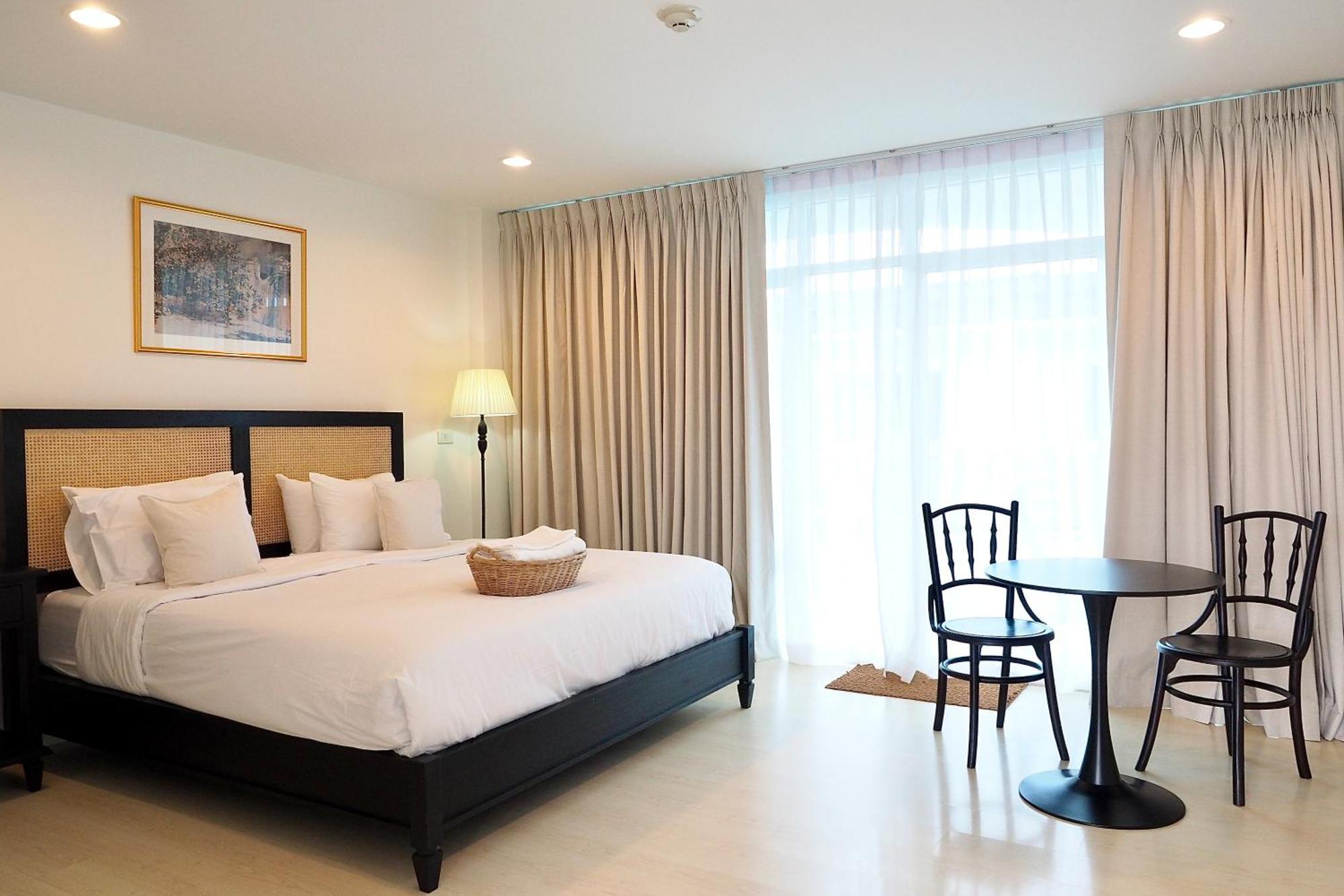 The Beach Bangsaen By Thanthita Next To Wonnapa Beach Free Disney Plus Exteriör bild